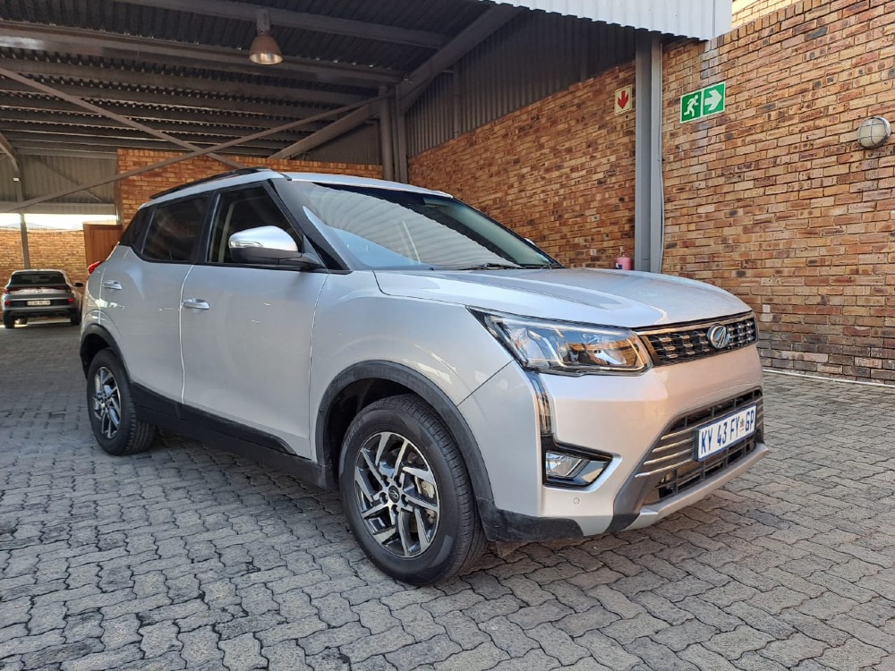 2022 Mahindra XUV300