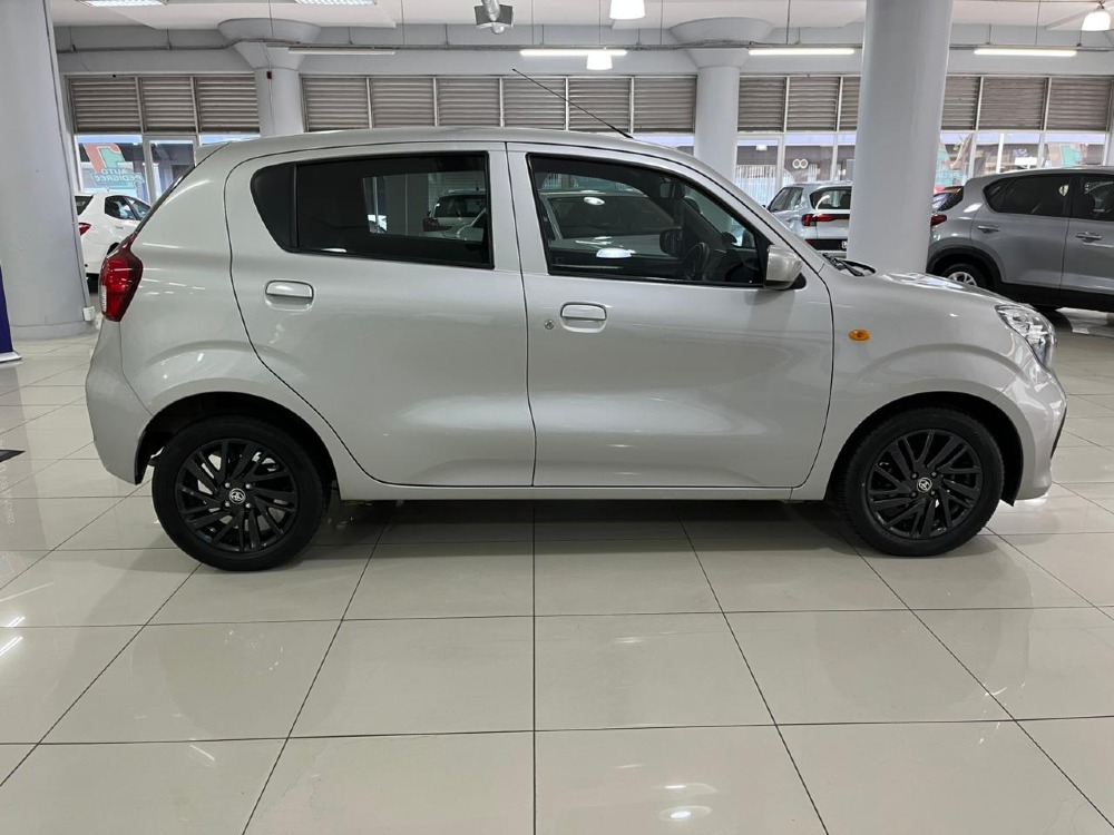 2023 VITZ 1.0 XR AMT