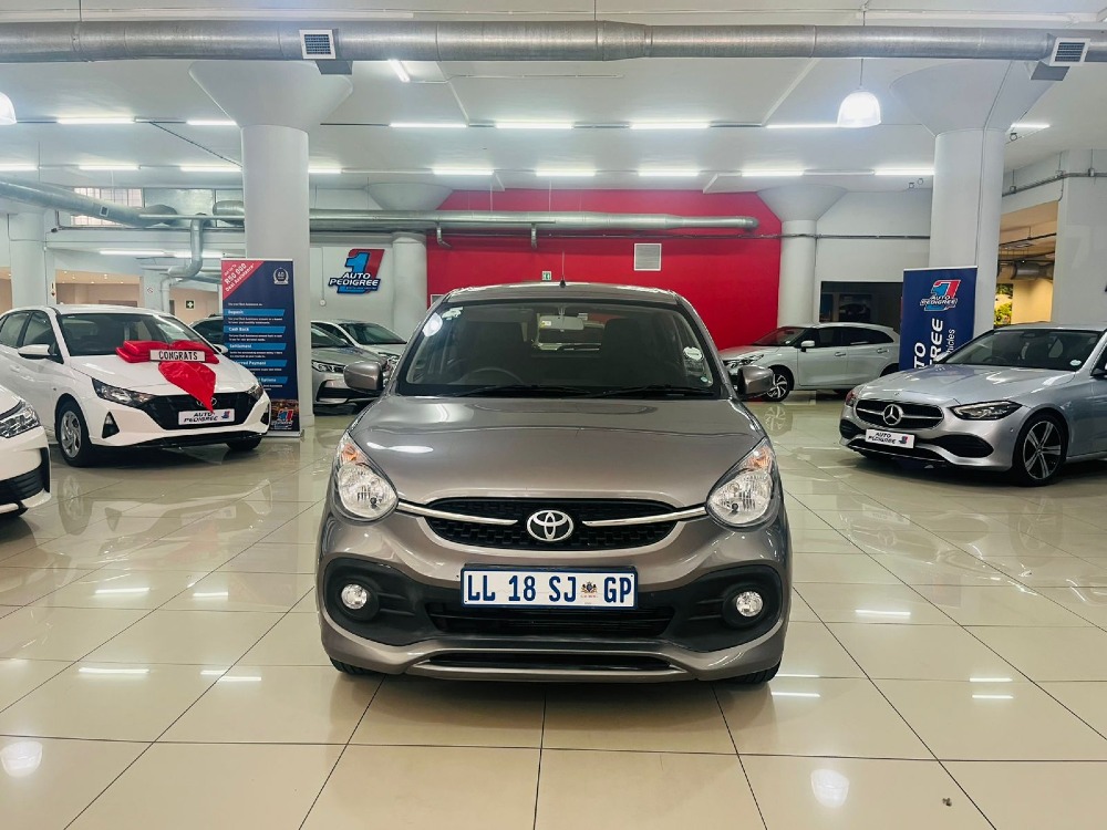 2023 VITZ 1.0 XR AMT