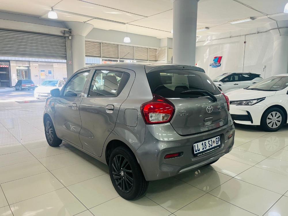 2023 VITZ 1.0 XR AMT