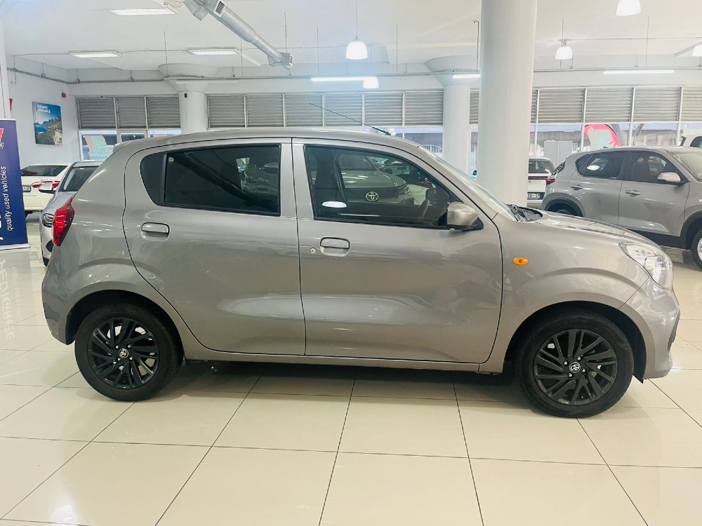 2023 VITZ 1.0 XR AMT