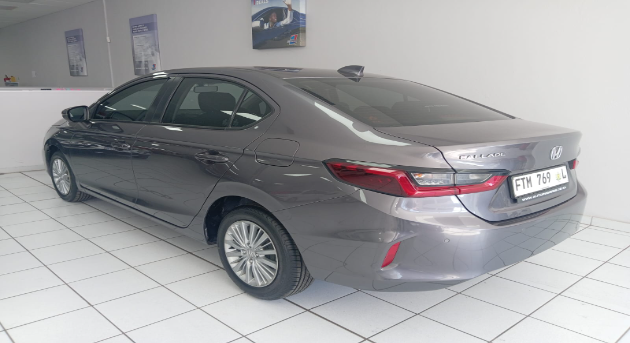 2022 BALLADE 1.5 ELEGANCE CVT