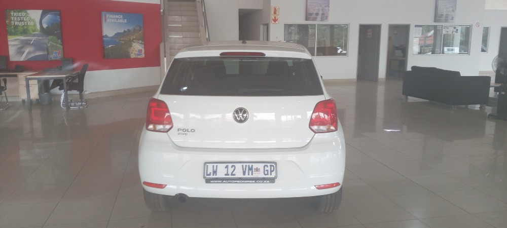 2024 POLO VIVO 1.6 COMFORTLINE TIP (5DR)
