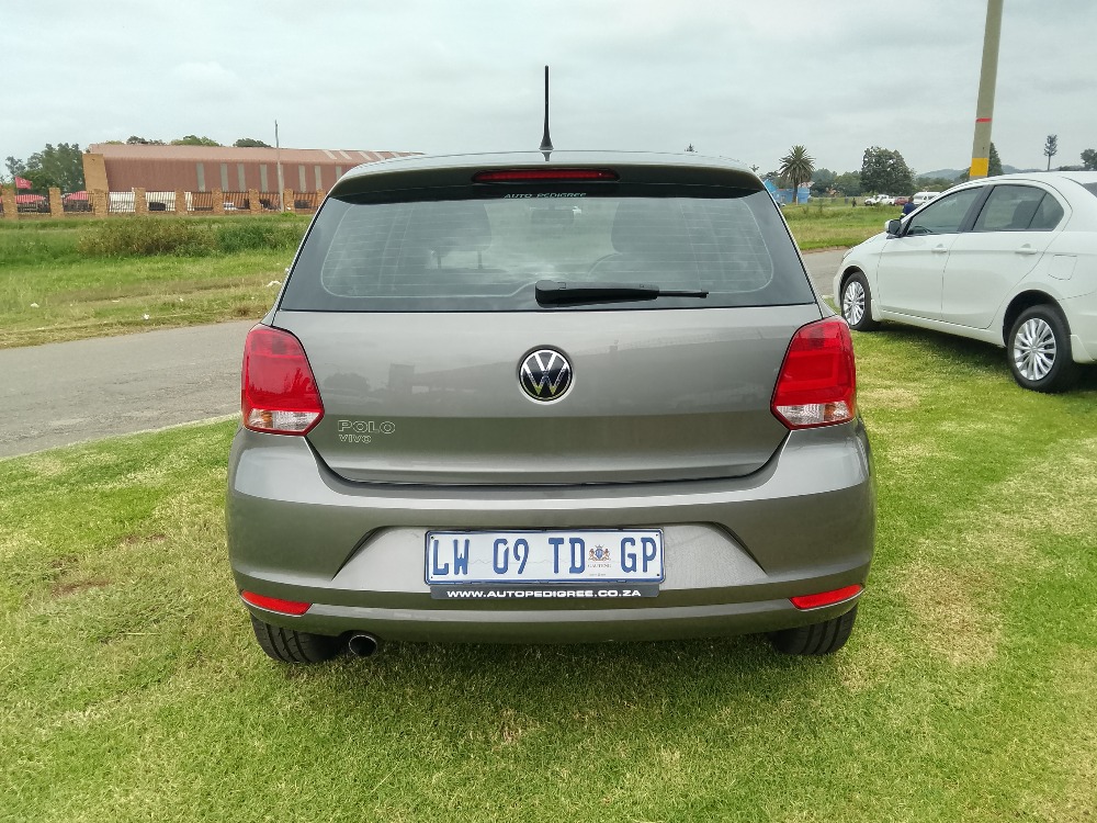 2024 POLO VIVO 1.6 COMFORTLINE TIP (5DR)