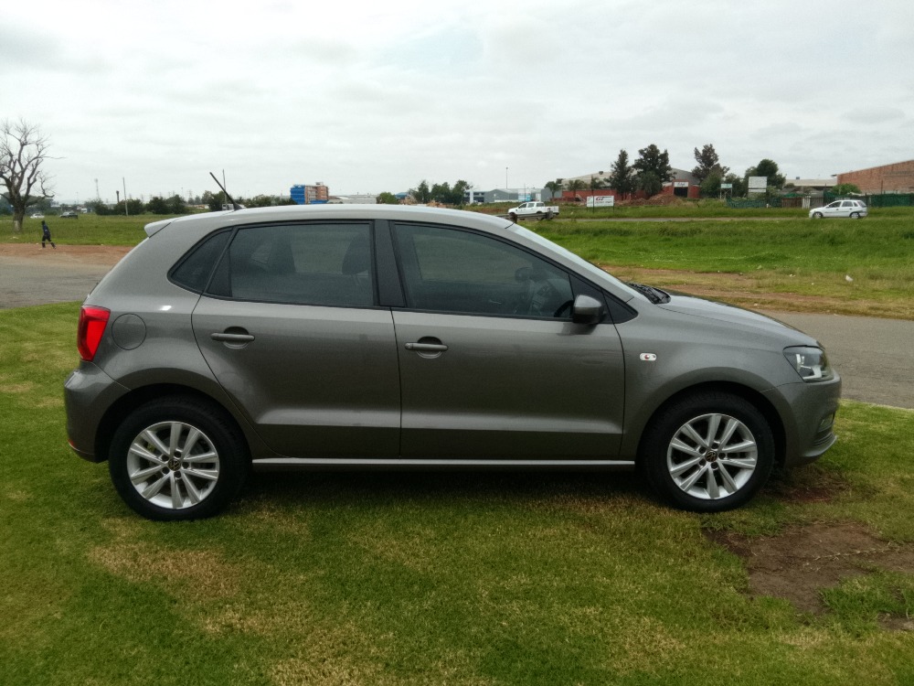 2024 POLO VIVO 1.6 COMFORTLINE TIP (5DR)