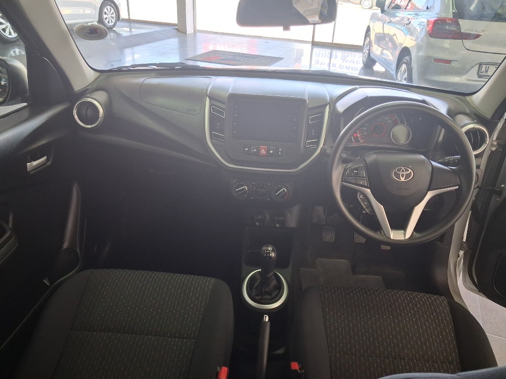 2024 VITZ 1.0 XR