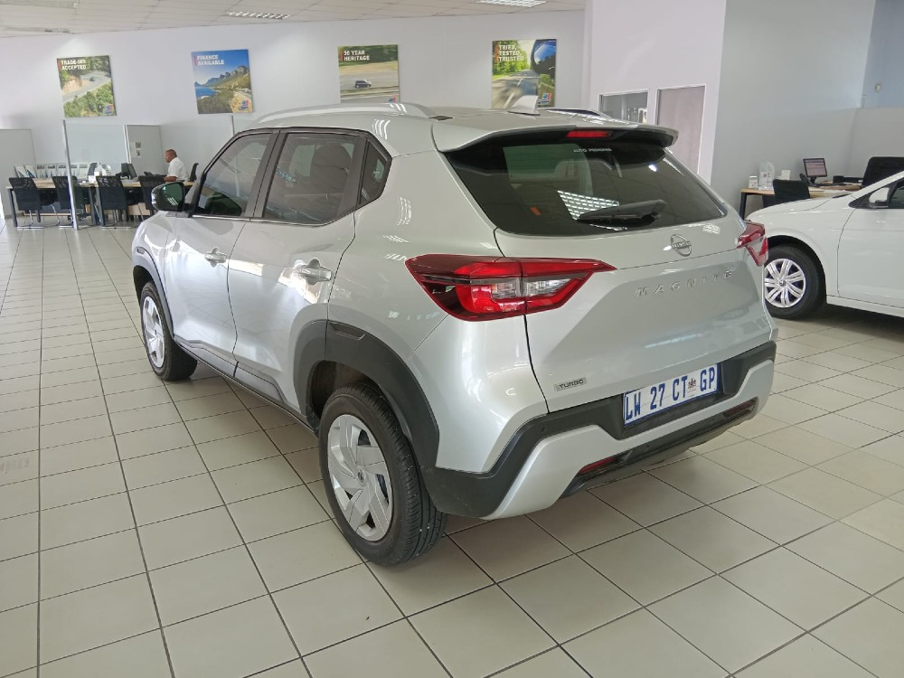 2024 MAGNITE 1.0T VISIA