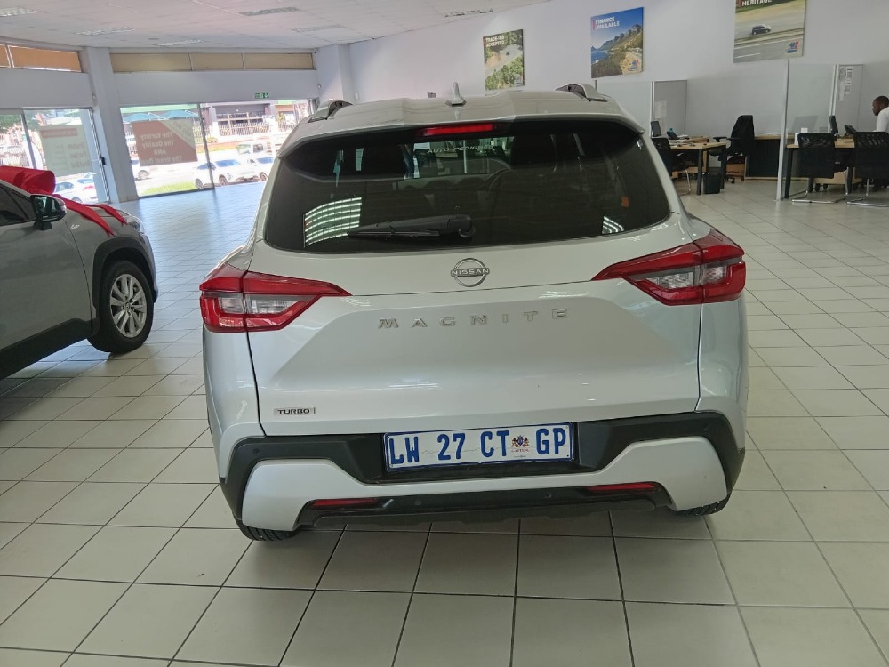 2024 MAGNITE 1.0T VISIA