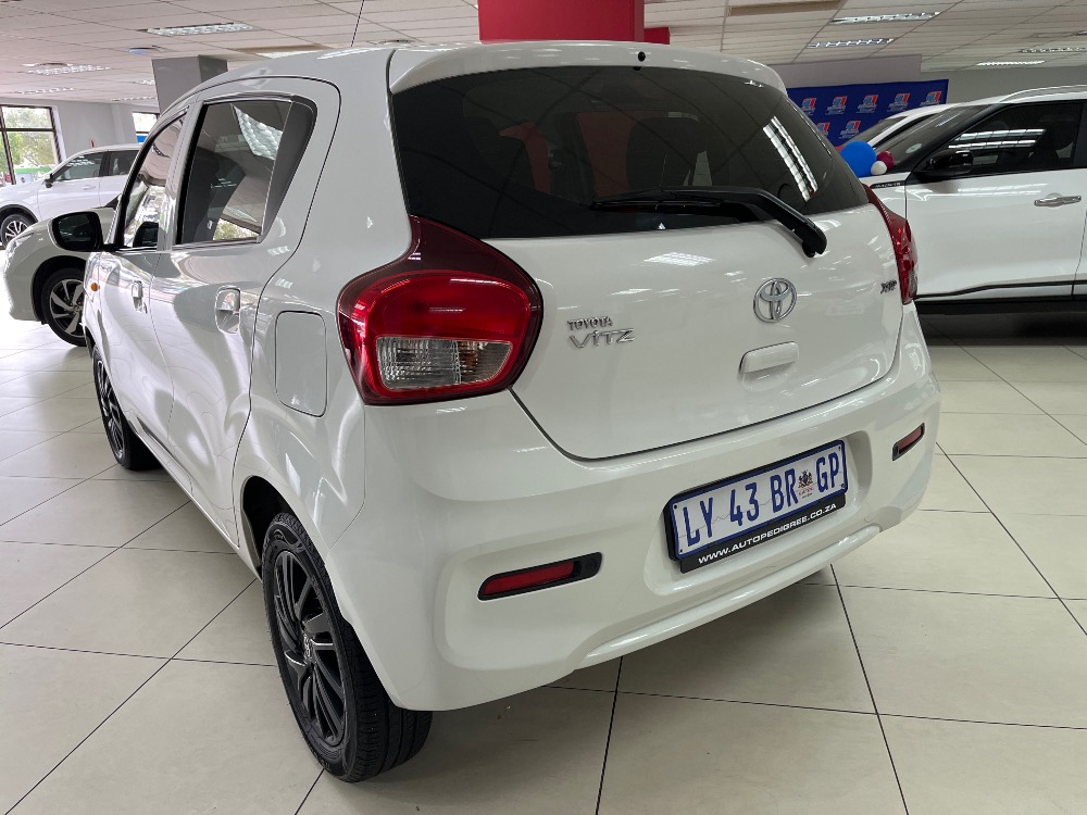 2024 VITZ 1.0 XR AMT