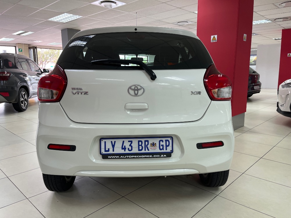 2024 VITZ 1.0 XR AMT