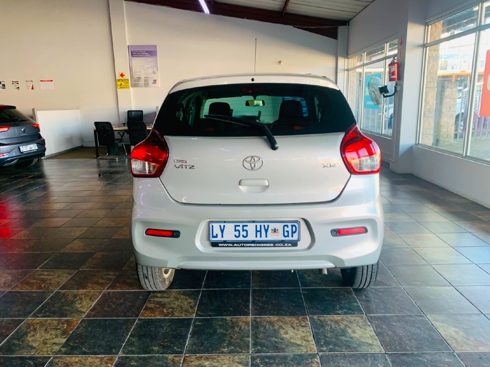 2024 VITZ 1.0 XR AMT