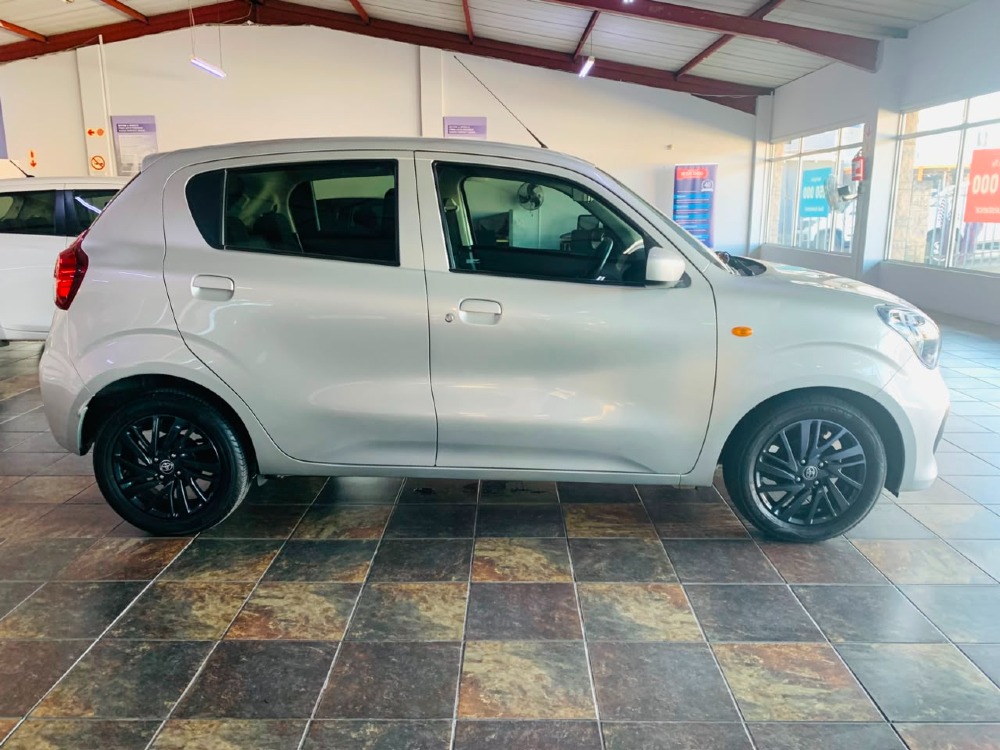 2024 VITZ 1.0 XR AMT