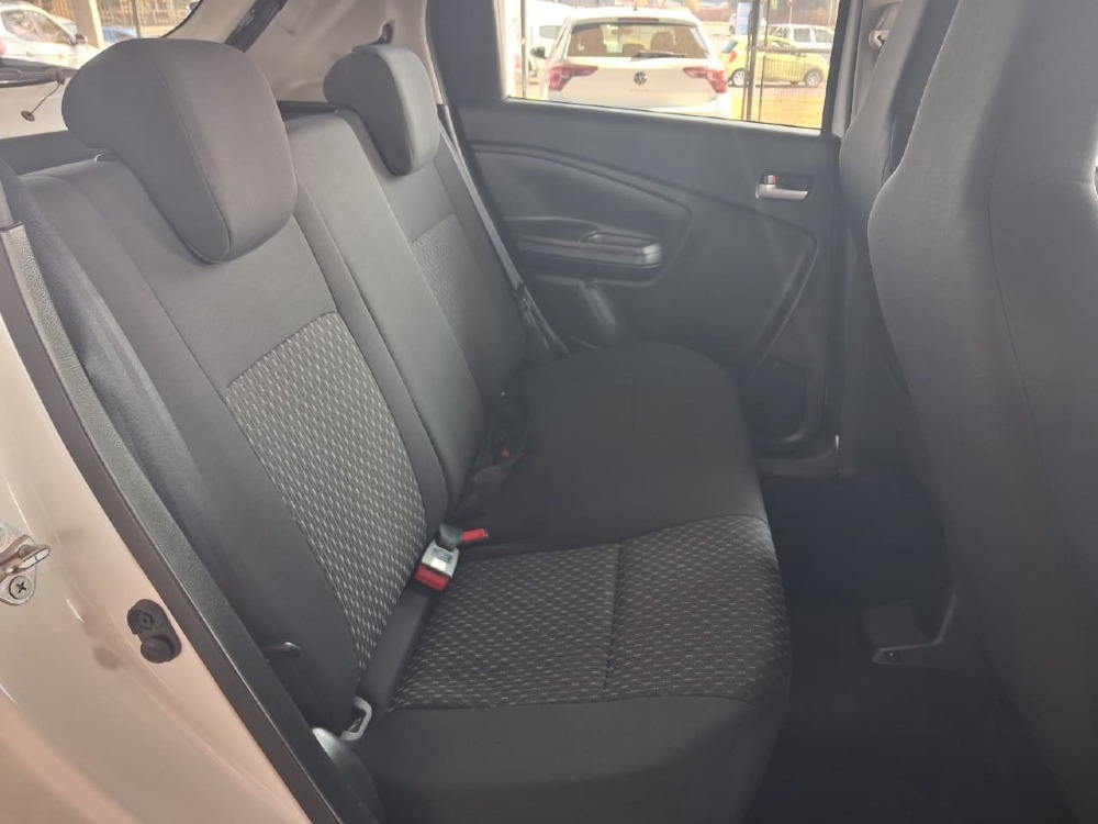 2024 VITZ 1.0 XR AMT