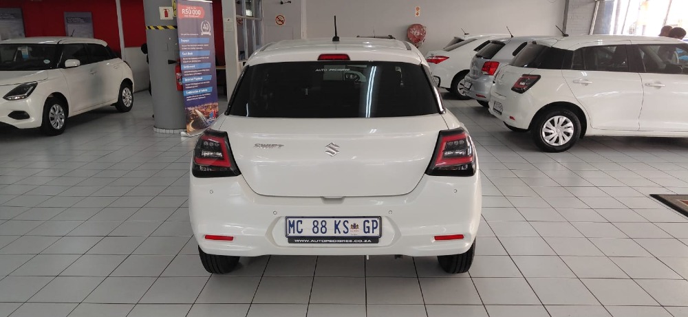 2025 SWIFT 1.2 GL