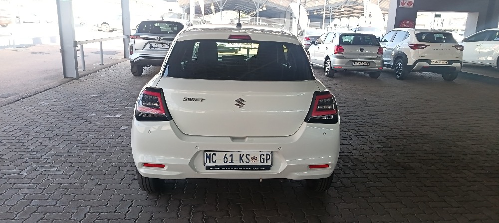 2025 SWIFT 1.2 GL