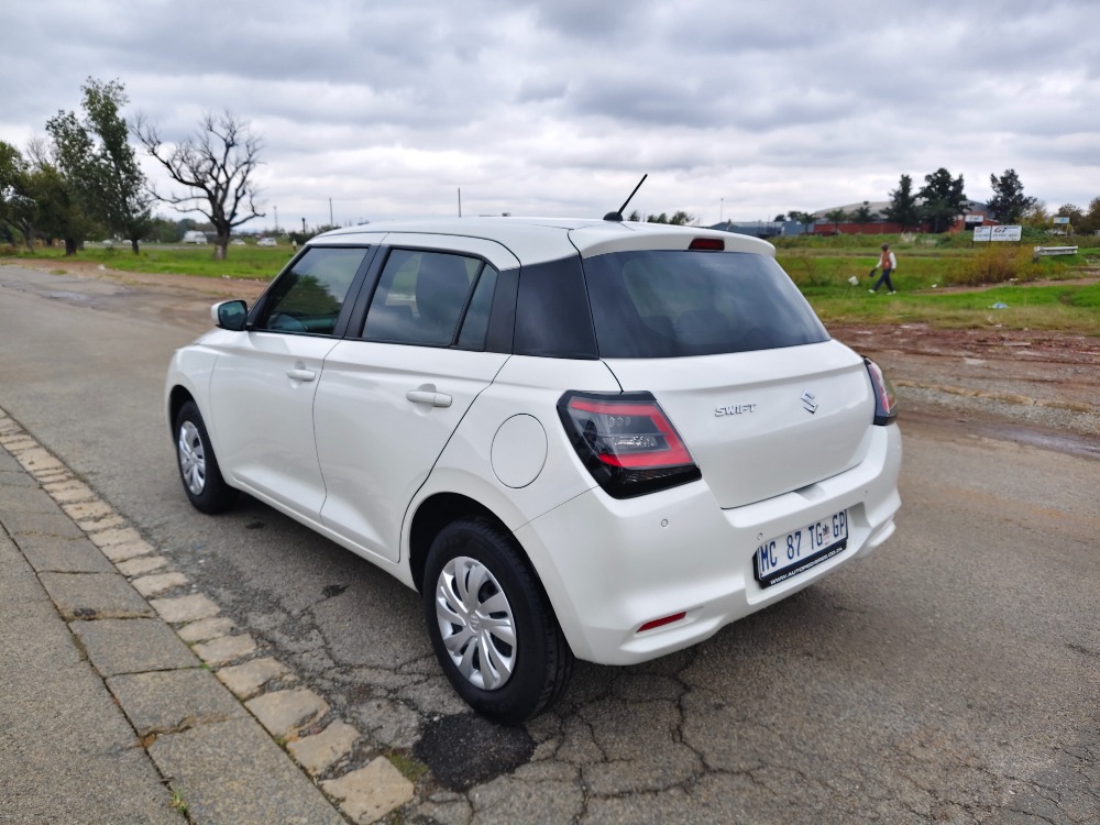 2025 SWIFT 1.2 GL