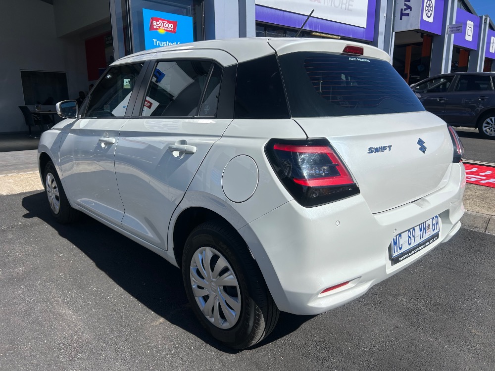 2025 SWIFT 1.2 GL