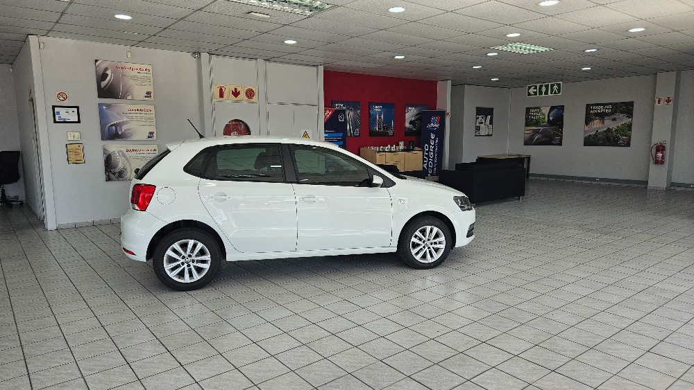 2023 POLO VIVO 1.6 COMFORTLINE TIP (5DR)