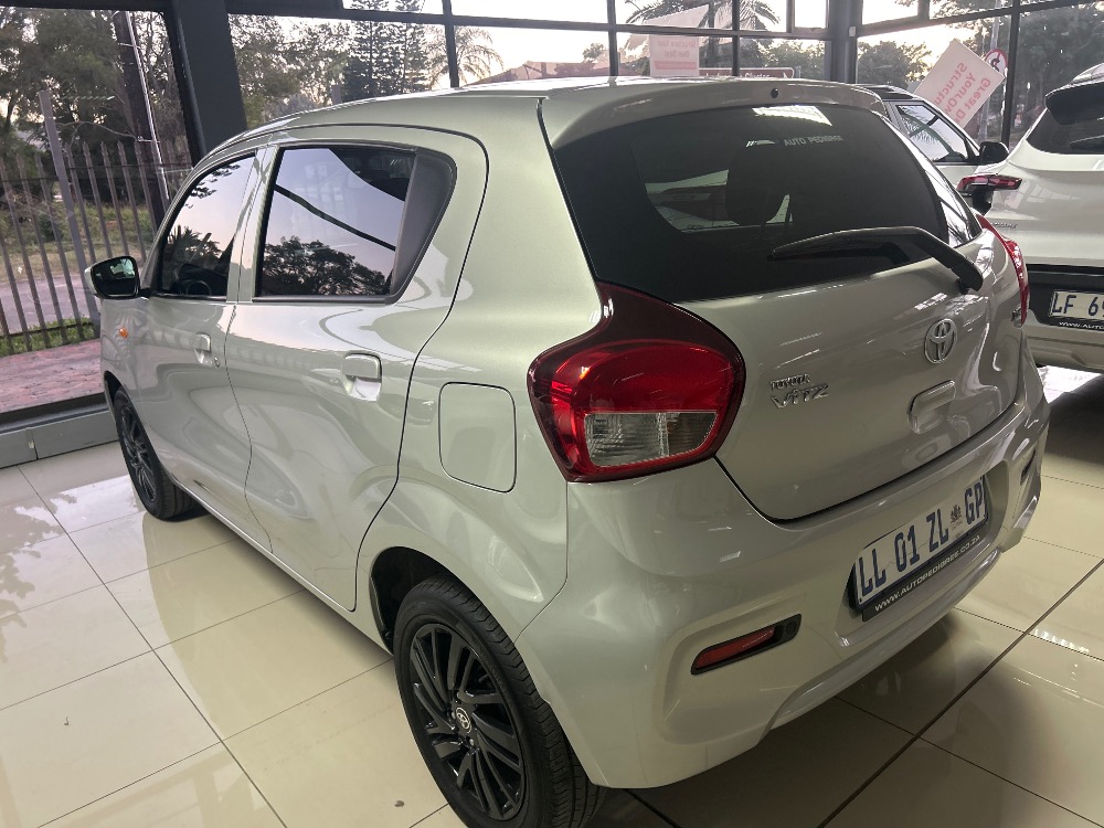 2023 VITZ 1.0 XR