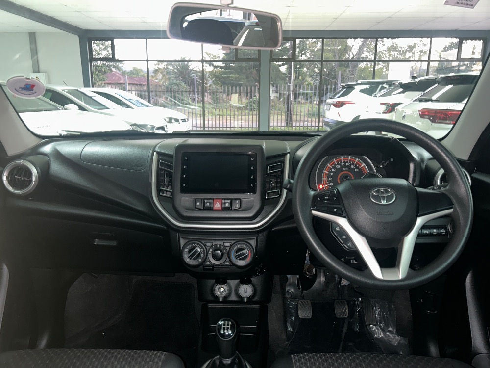 2023 VITZ 1.0 XR