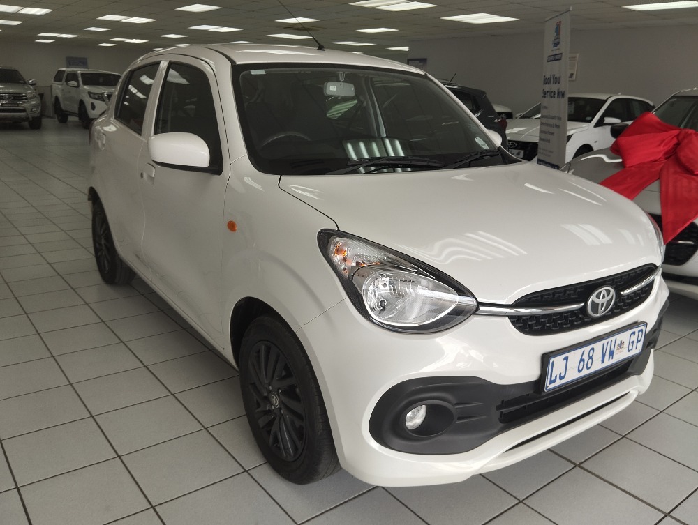 2023 VITZ 1.0 XR