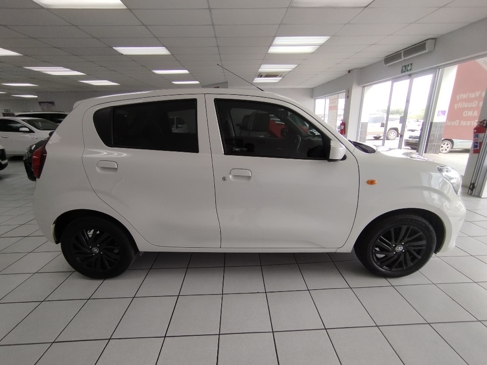 2023 VITZ 1.0 XR