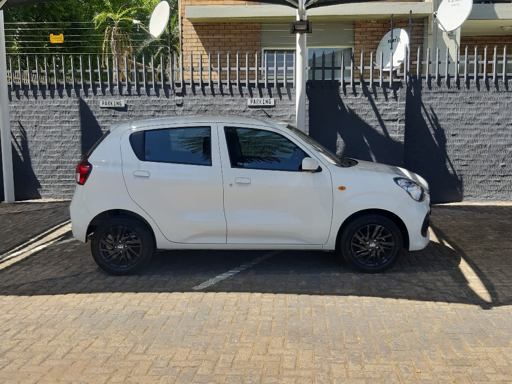 2023 VITZ 1.0 XR