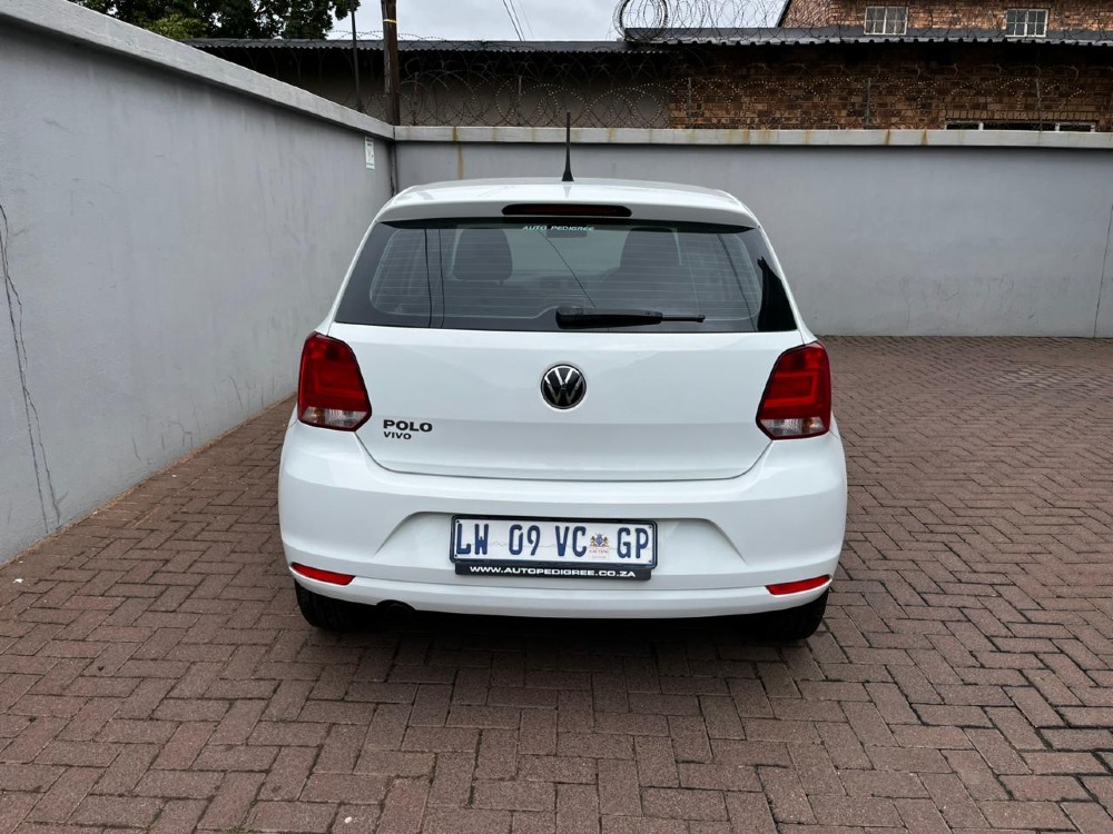 2024 POLO VIVO 1.6 COMFORTLINE TIP (5DR)
